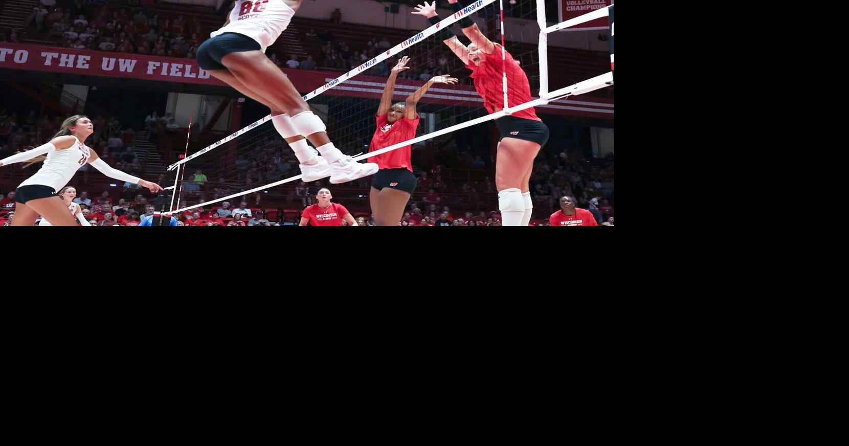 Photos: Wisconsin volleyball hosts former stars in alumni match