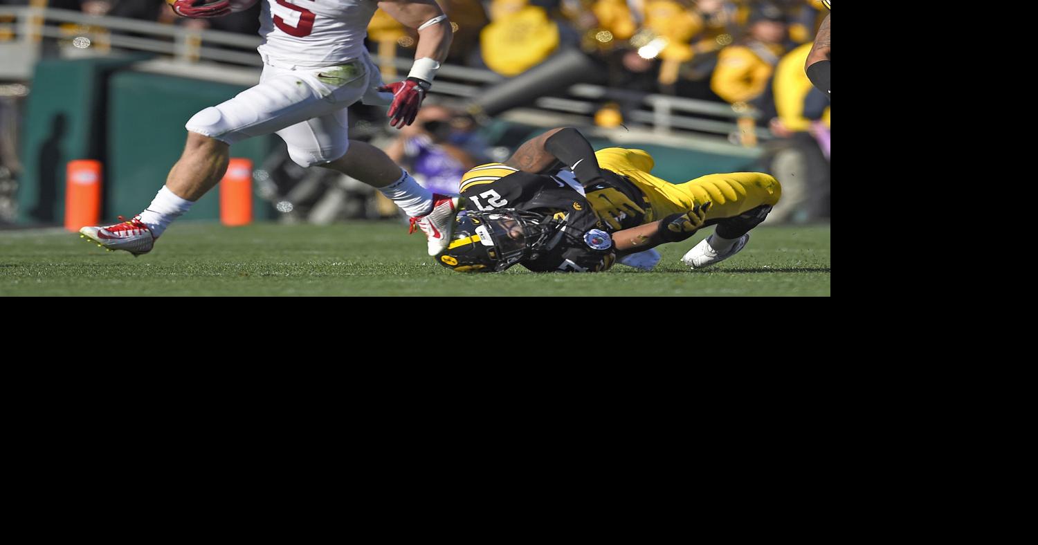 Christian McCaffrey takes first play of Rose Bowl 75 yards for touchdown