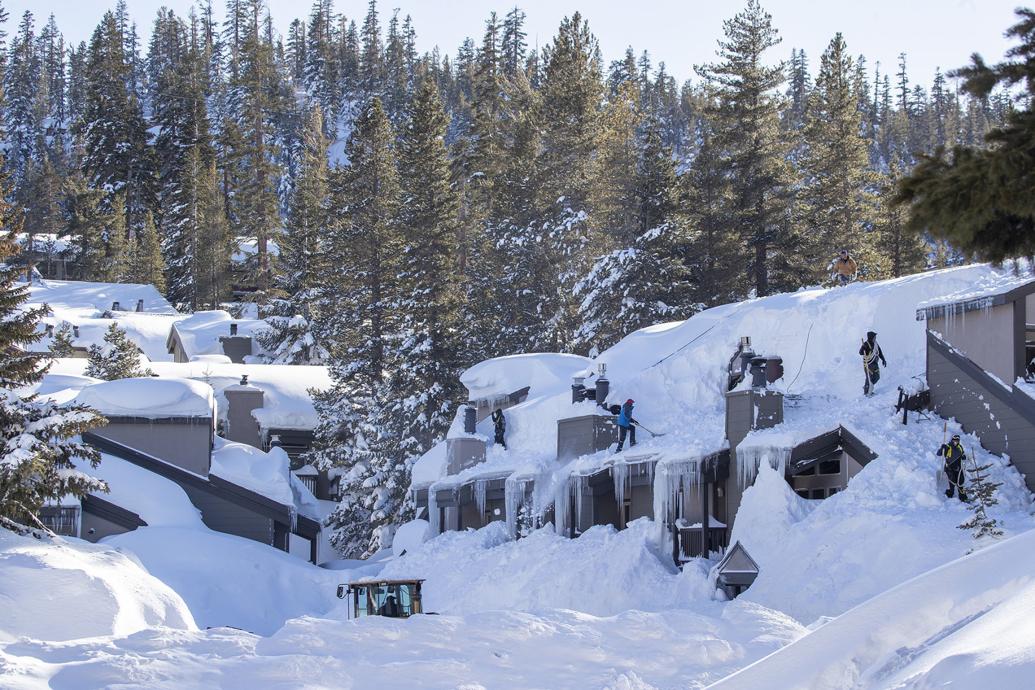 Photos of a 'Mammoth' snowfall California town gets hit with 10 feet