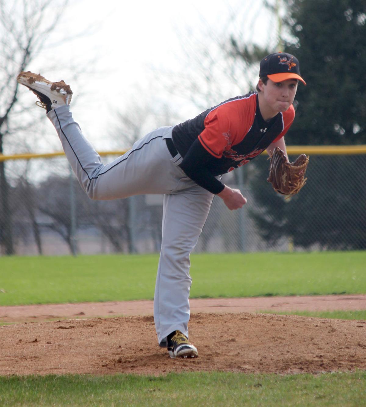 Prep roundup Elk Mound baseball goes 21 during last week of regular