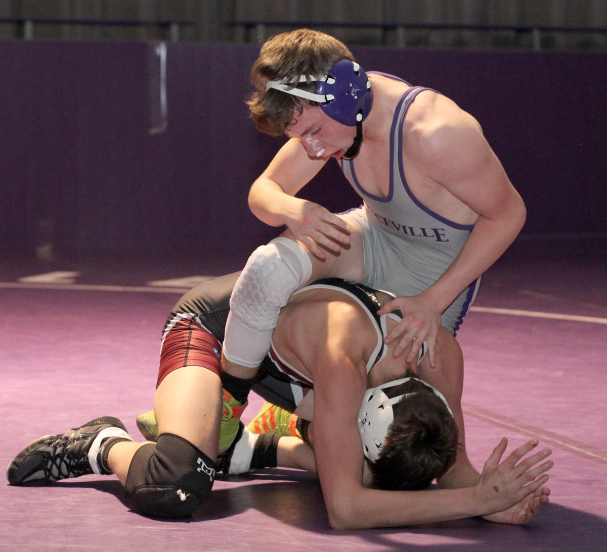 Prep wrestling Boyceville battles out win over Spring Valley/Elmwood
