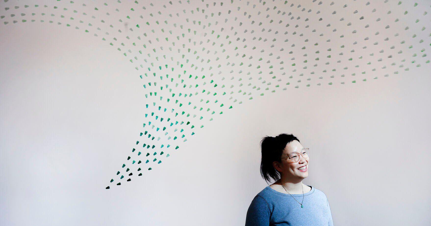 Helen Lee explores Chinese-American identity with glass art - Vimarsana News