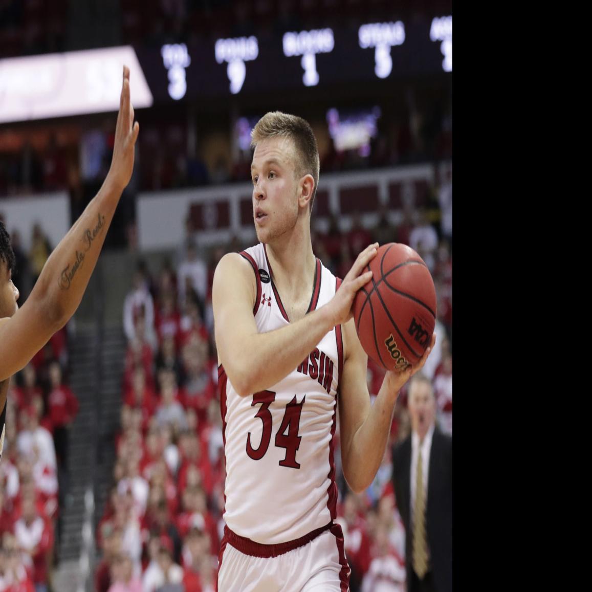 Tom Oates Wisconsin Badgers Carrying On Tradition By Hitting