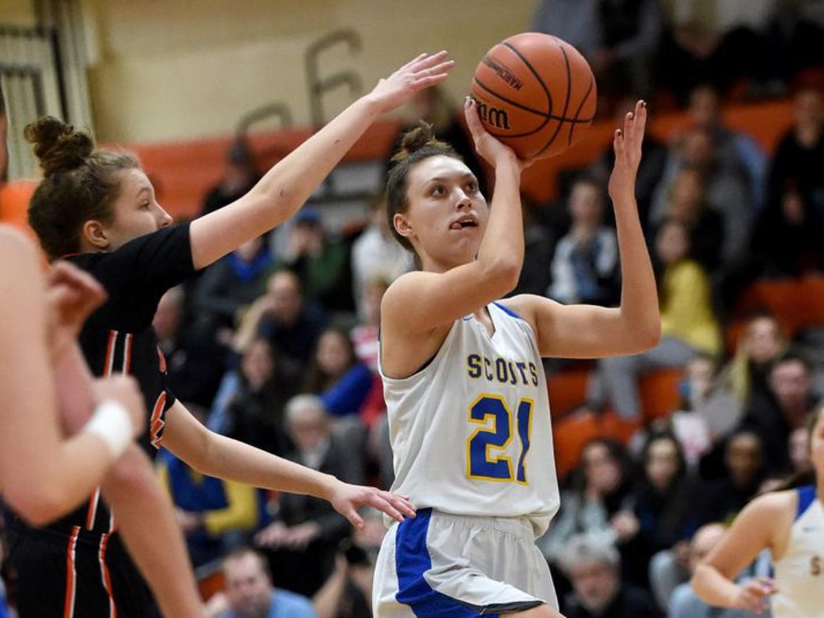 Badgers Women S Basketball Recruit Halle Douglass Not Satisfied