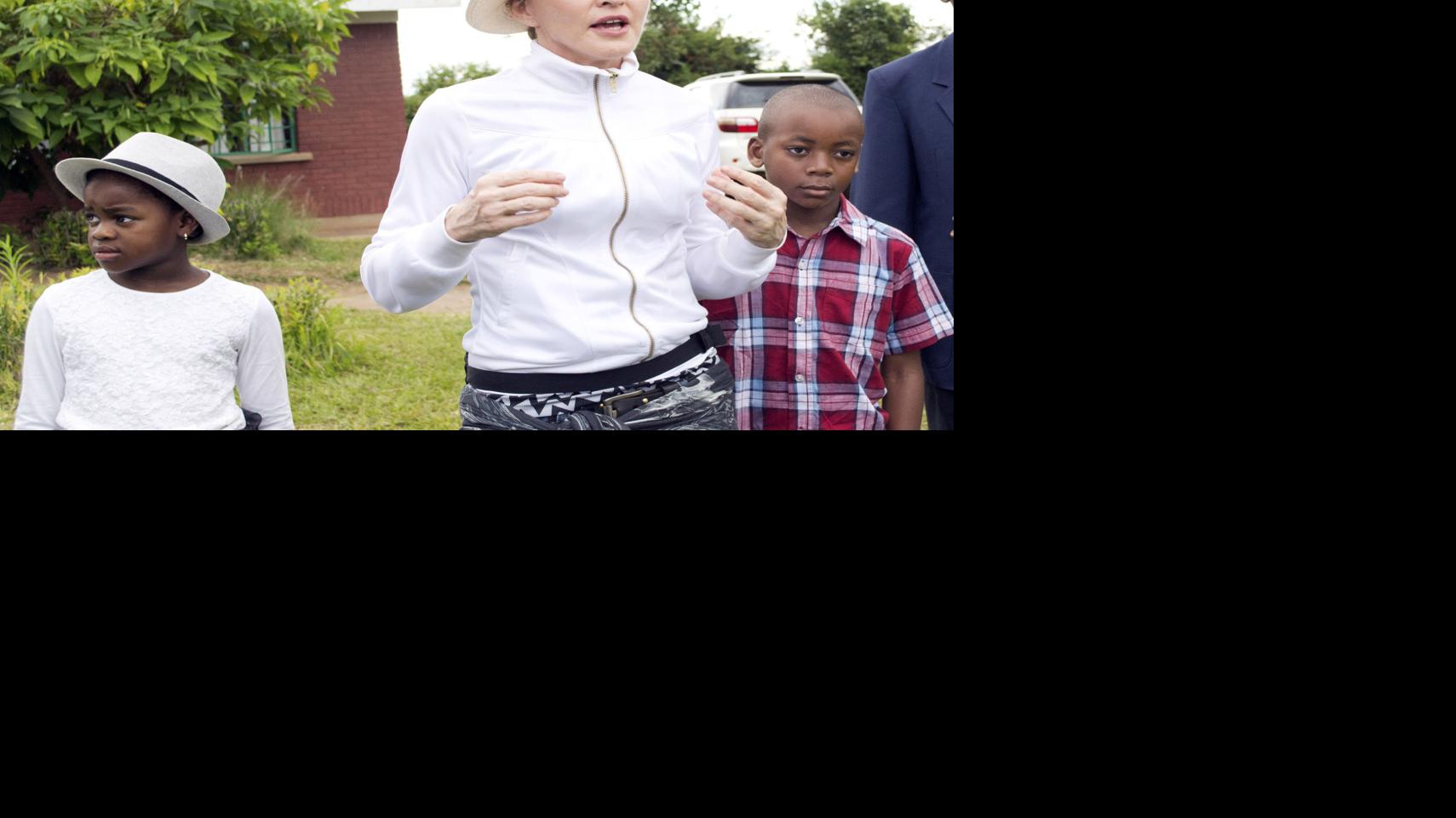 Madonna Faced Sharp Questions In Malawi Adoption Process Chippewa Com