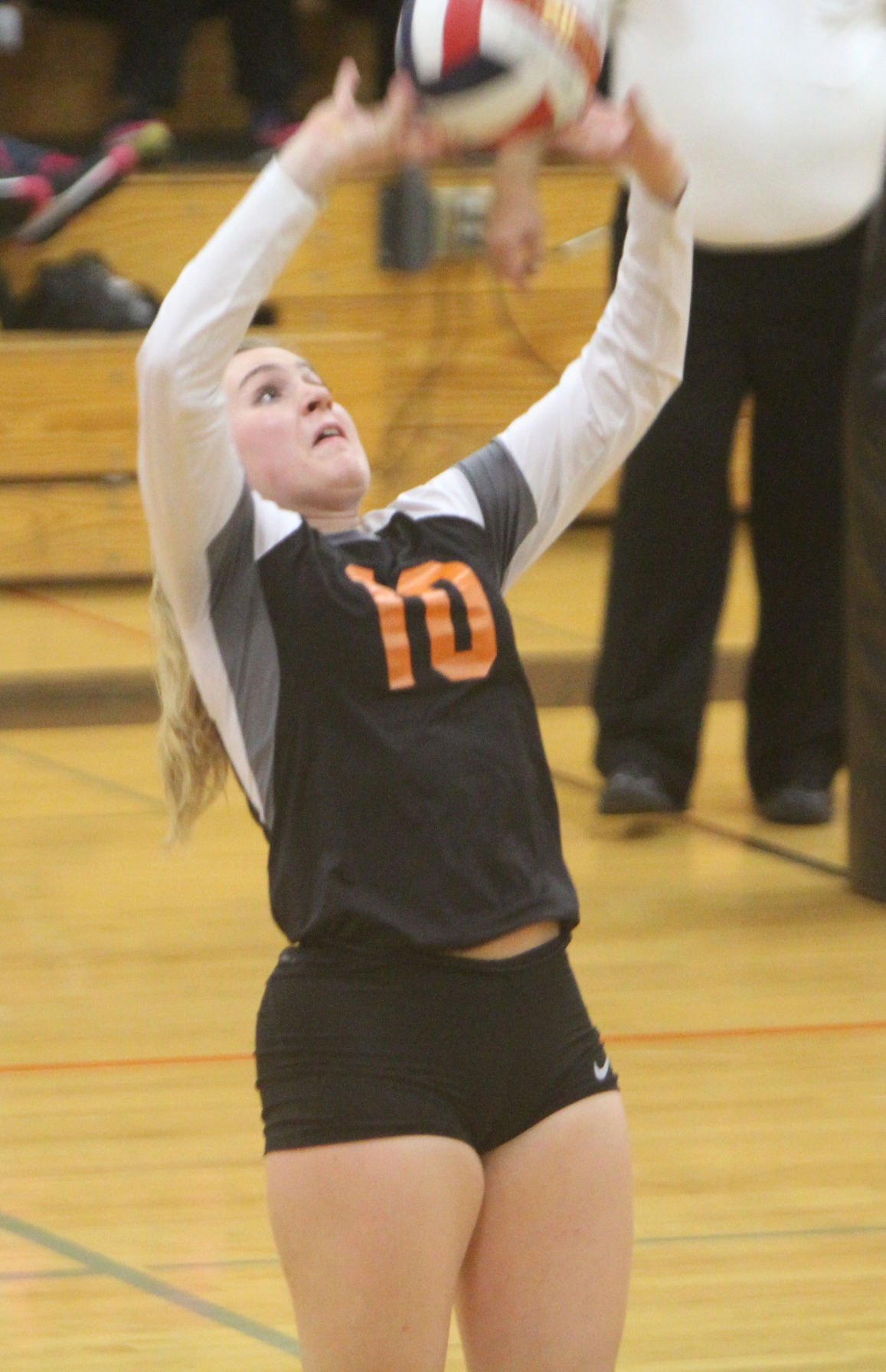 Bloomer volleyball at Heart O' North Conference quad