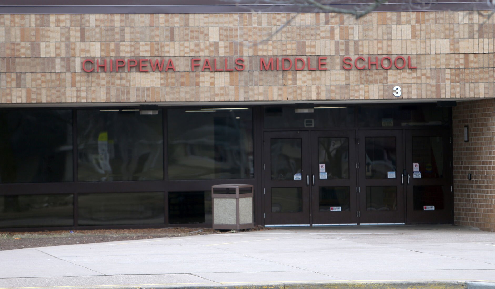 Superintendent defends handling of Chippewa Falls middle schooler