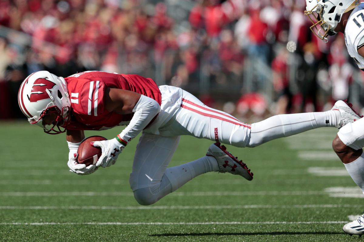 badgers football top tweets from wisconsin s 54 10 win over akron