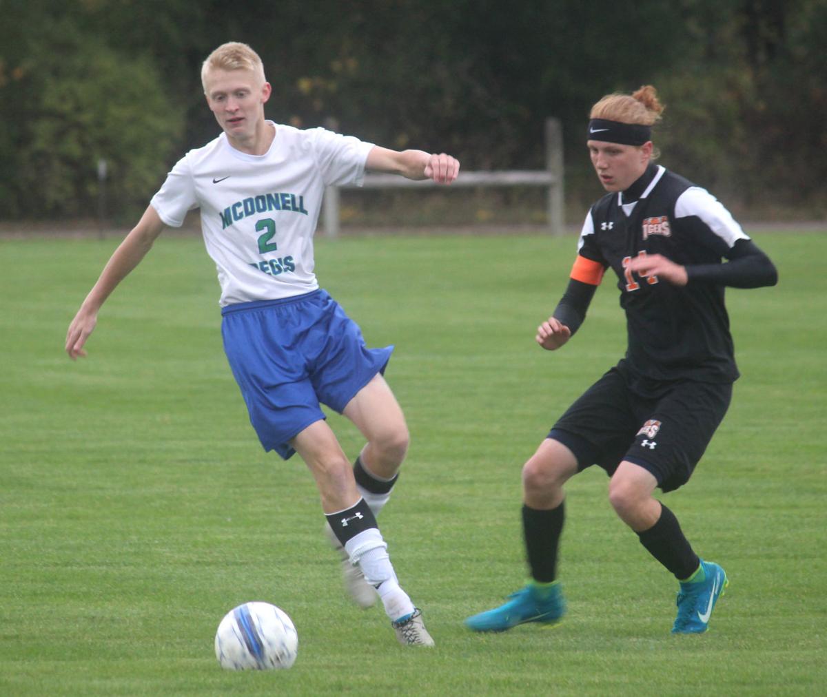 McDonell/Regis vs Black River Falls boys soccer 10-10-17