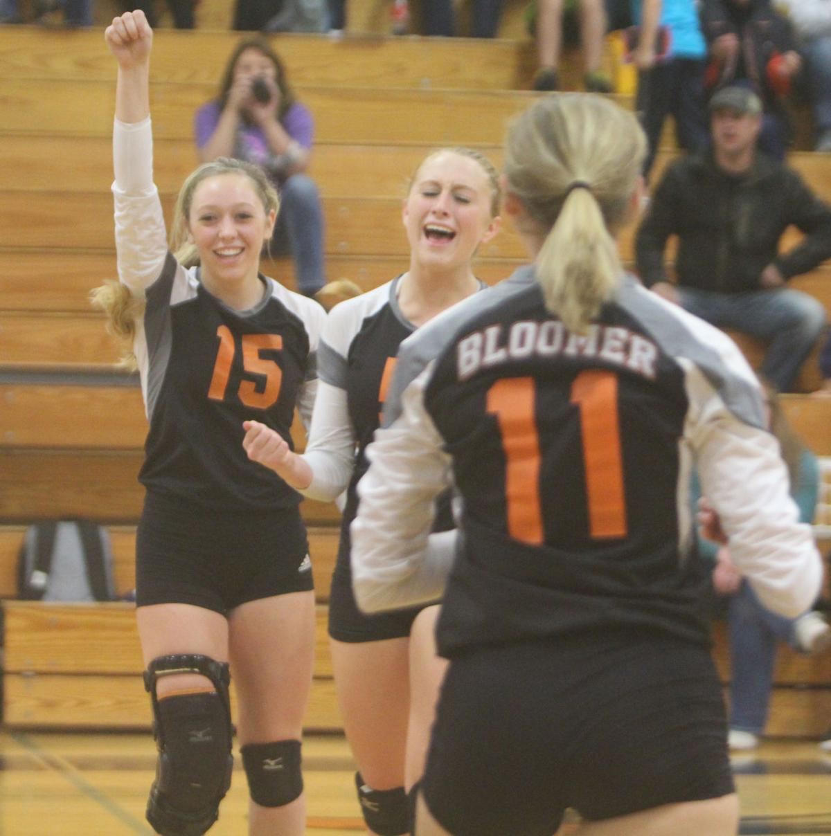 Bloomer volleyball at Heart O' North Conference quad