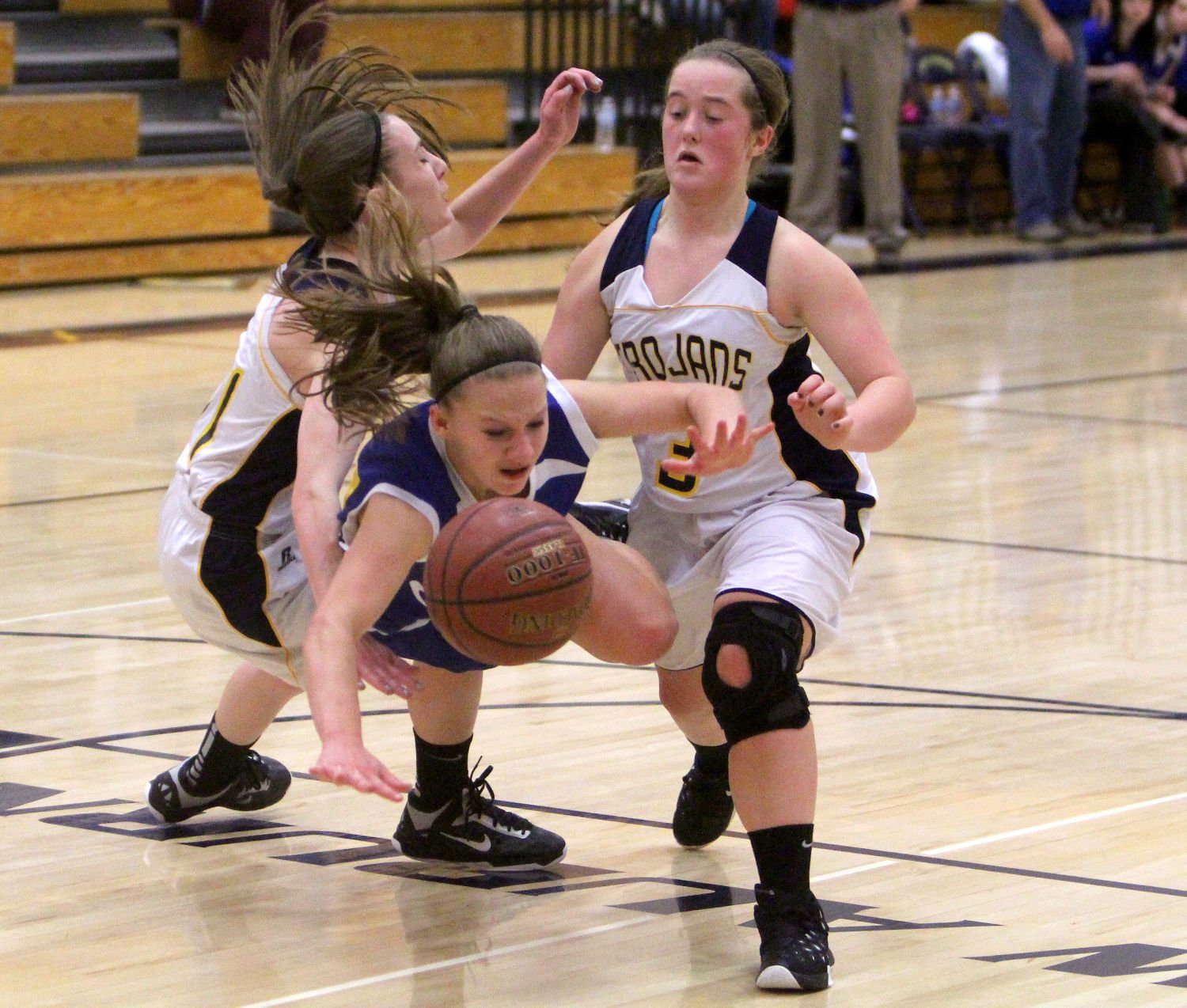 Big Run Keys Cornell Girls Basketball Victory Over New Auburn