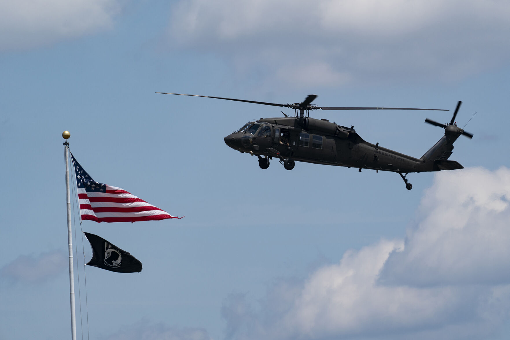 9 killed in Army Black Hawk helicopter crash in Kentucky