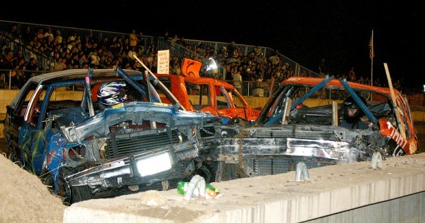 Demolition derby proves popular at Sturgeon Fest in Jim Falls | Local