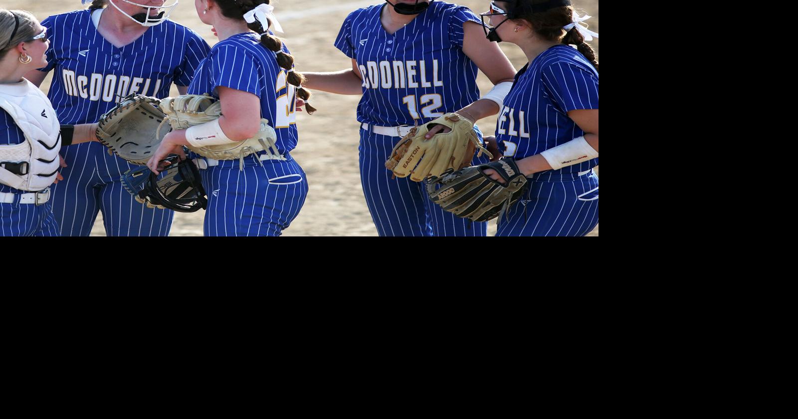IN PHOTOS: McDonell softball powers past Augusta to Division 4 sectional finals 6-2-26