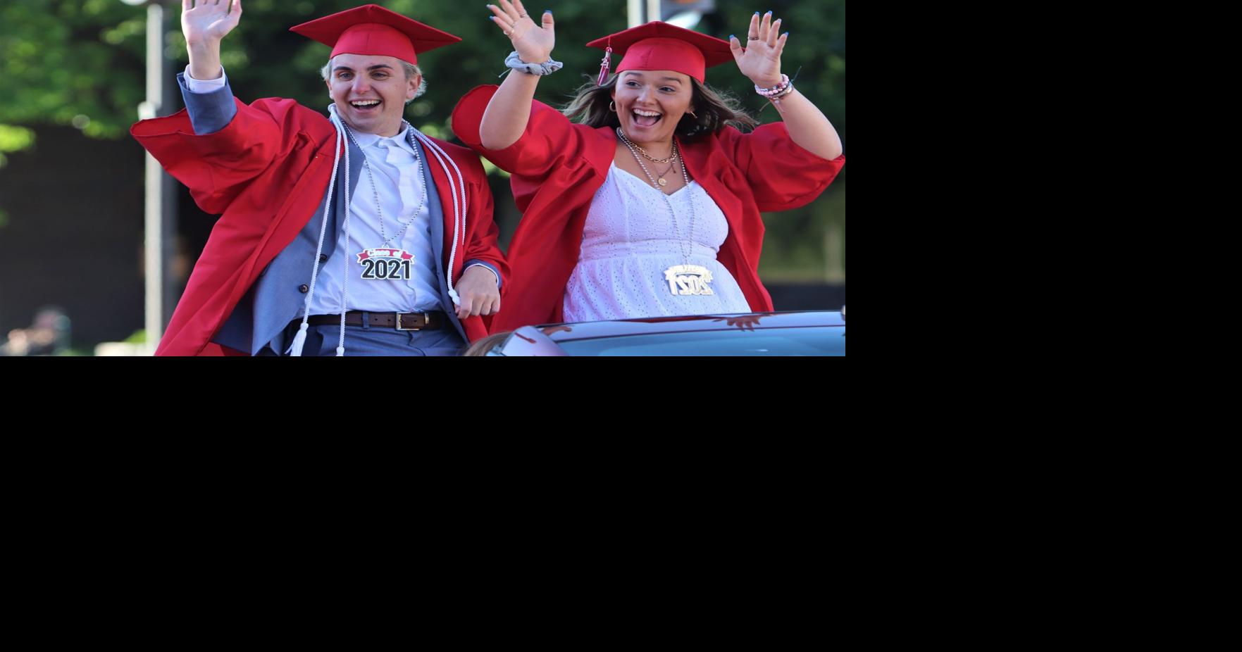 Chi-Hi holds class of 2021 graduation car parade