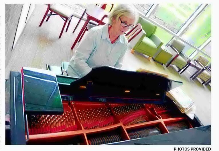 Volunteer pianist welcomed at clinic