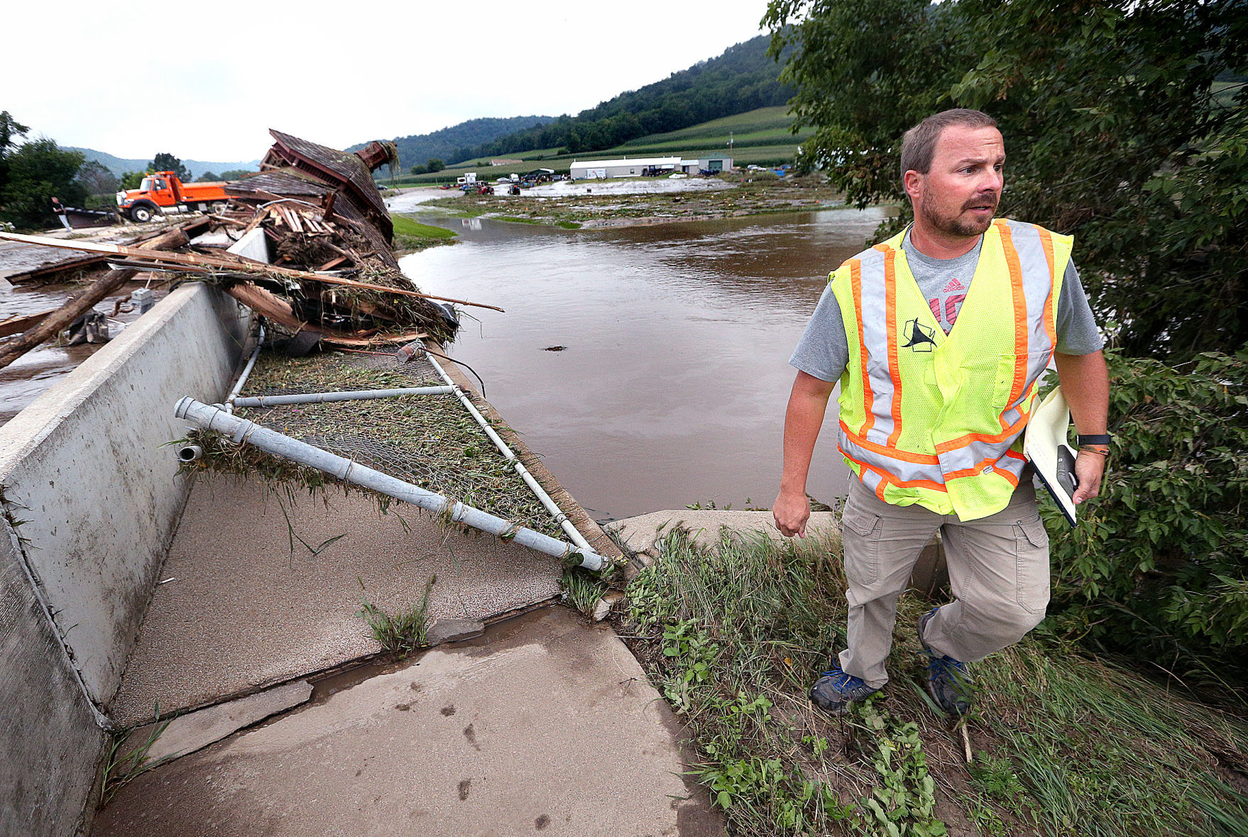 Coon Valley residents race for safety as flash flooding turned