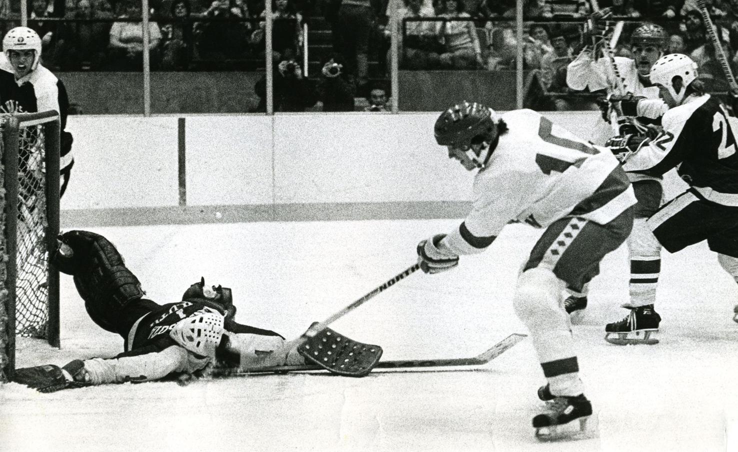 Panel picks Badgers' Mark Johnson as WCHA's top player of the 1970s