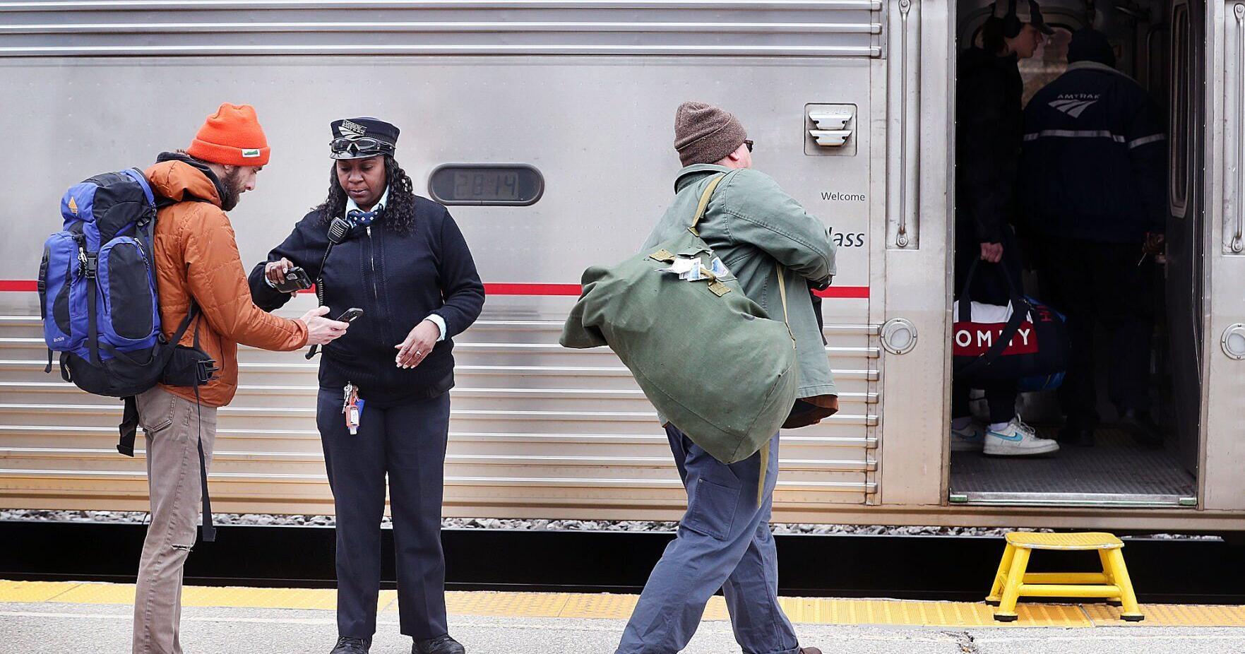 Amtrak doubles service in Illinois, Minnesota, Wisconsin - Vimarsana News