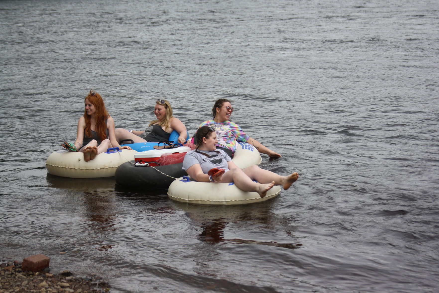 Fatfar floaters brave the Chippewa River despite cool temps