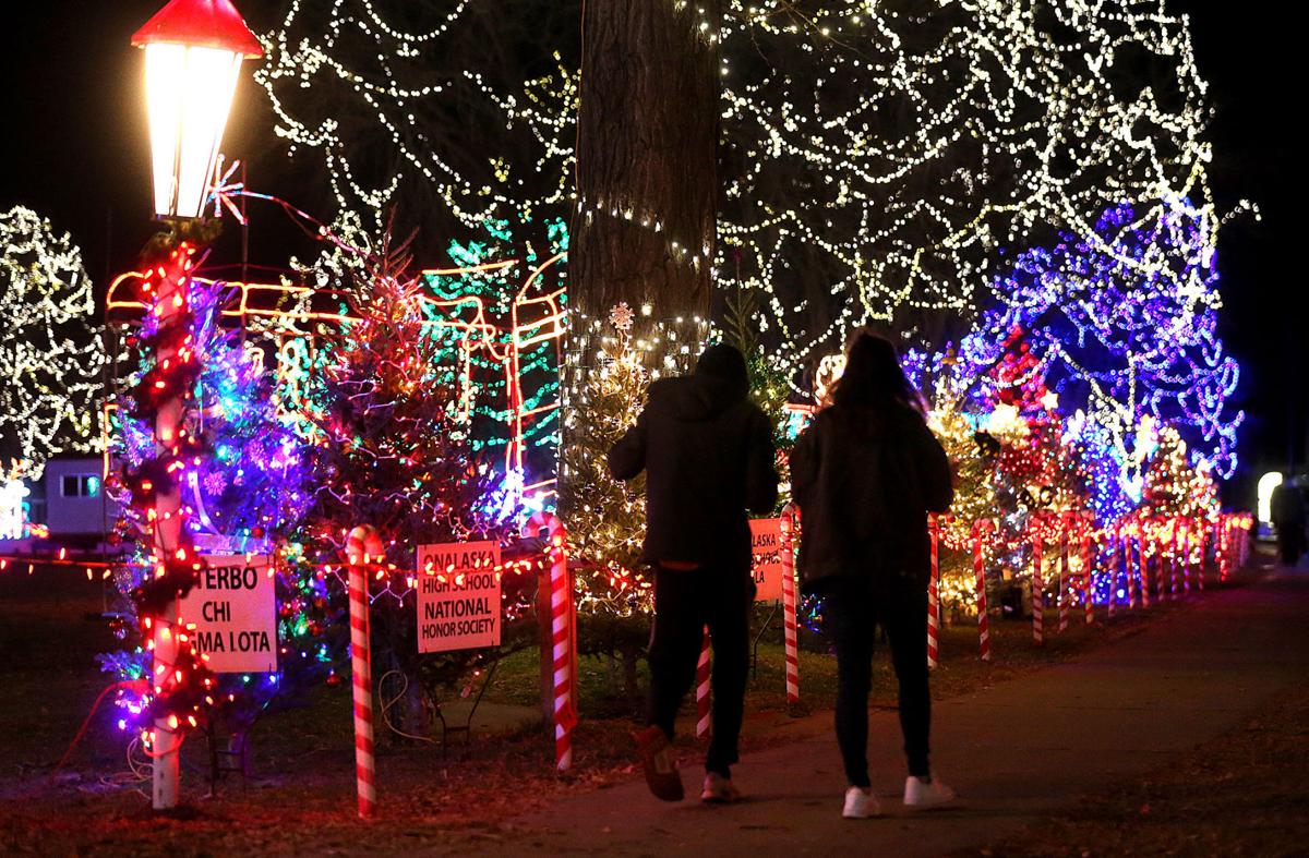 Irvine Park Christmas Lights 2021