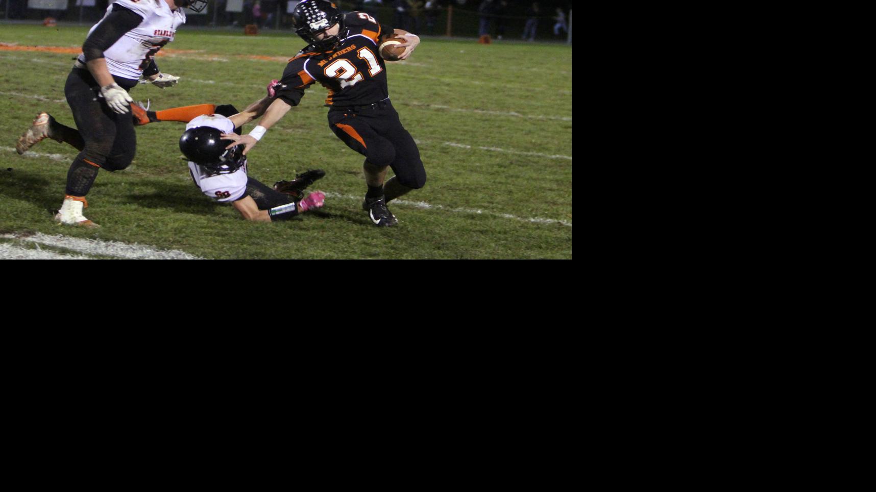 Prep Football Preview Elk Mound Up To The Challenge In Replacing