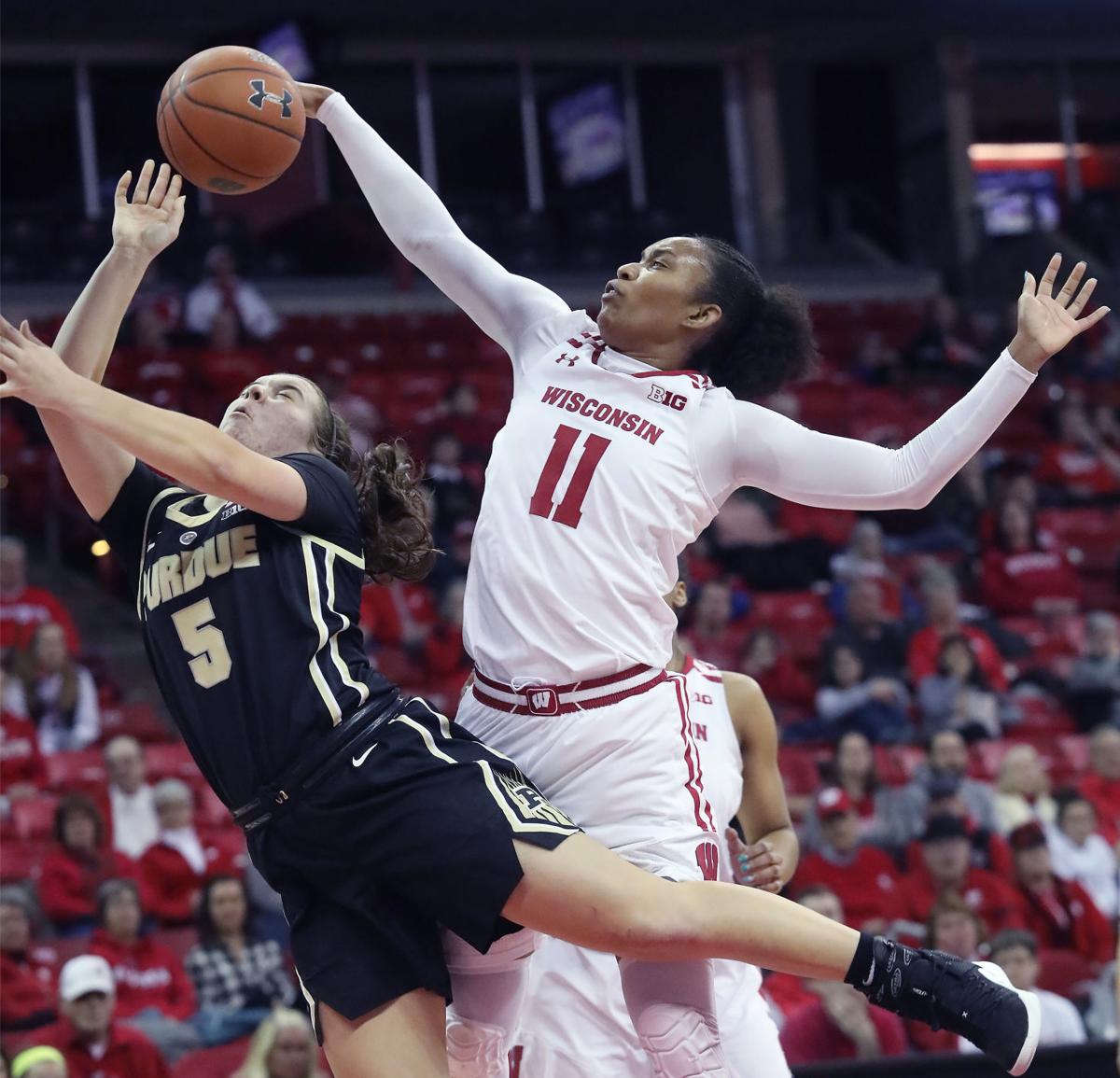 Crowds Inch Higher For Wisconsin Badgers Women S Basketball Games