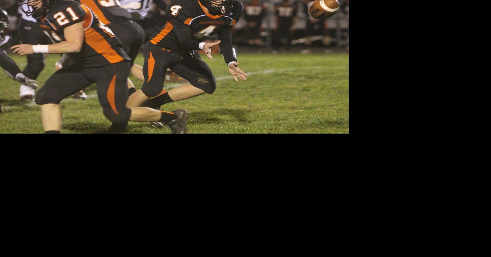 Elk Mound football holds off Bloomer in playoff opener