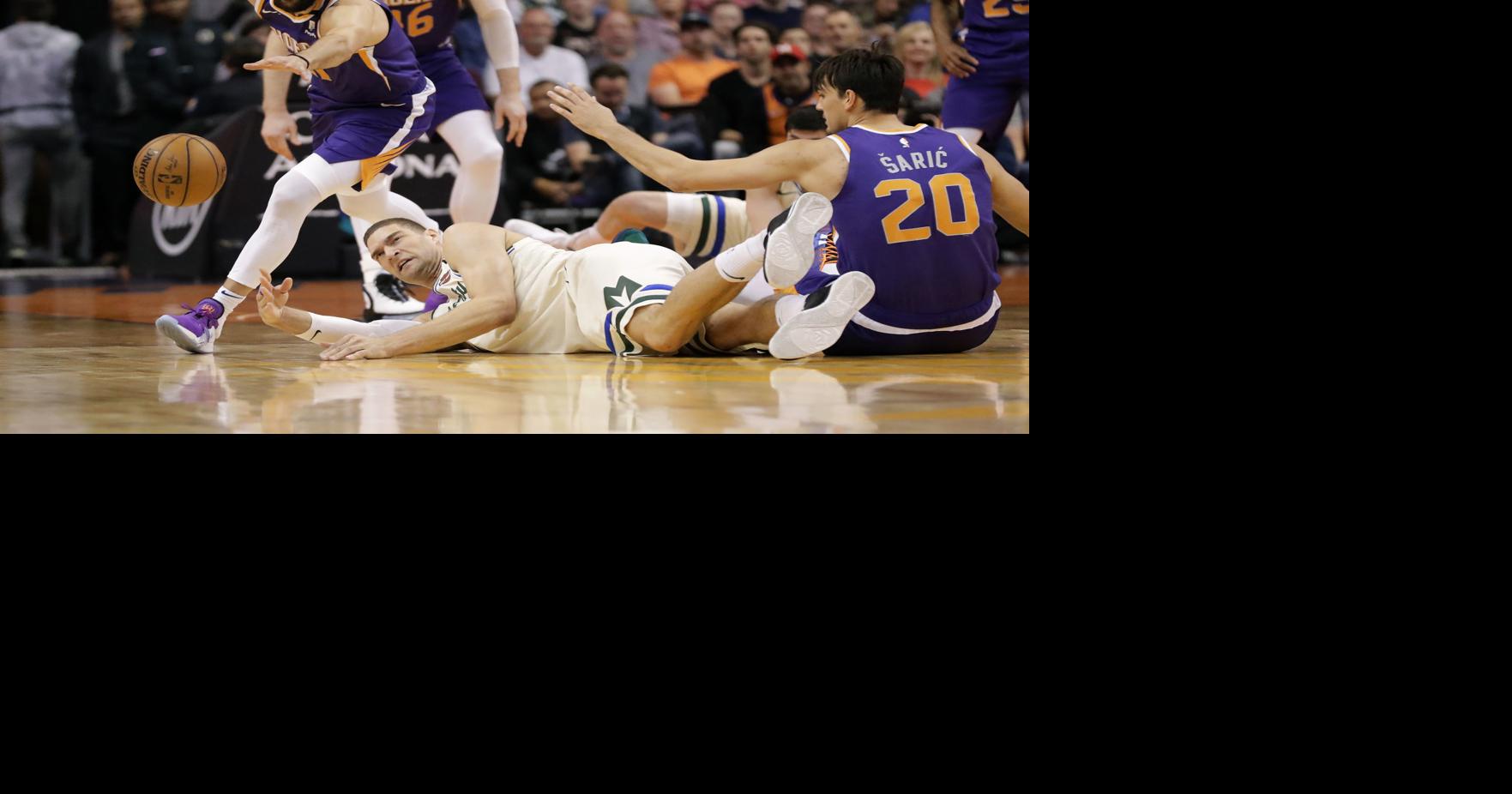 Suns race past Giannis-less Bucks