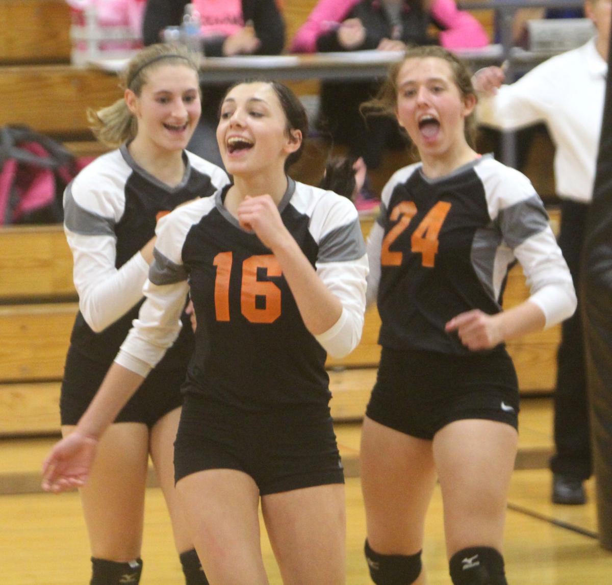 Bloomer volleyball at Heart O' North Conference quad