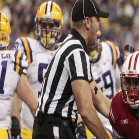 Badgers Football Wisconsin Listed As A Heavy Underdog Vs Lsu In