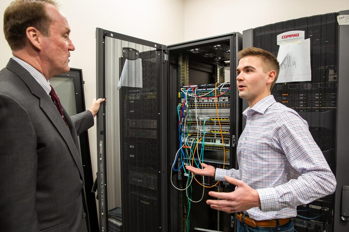 Windsor S Flores Coaches Uw Stout Team To First Place At Cyber