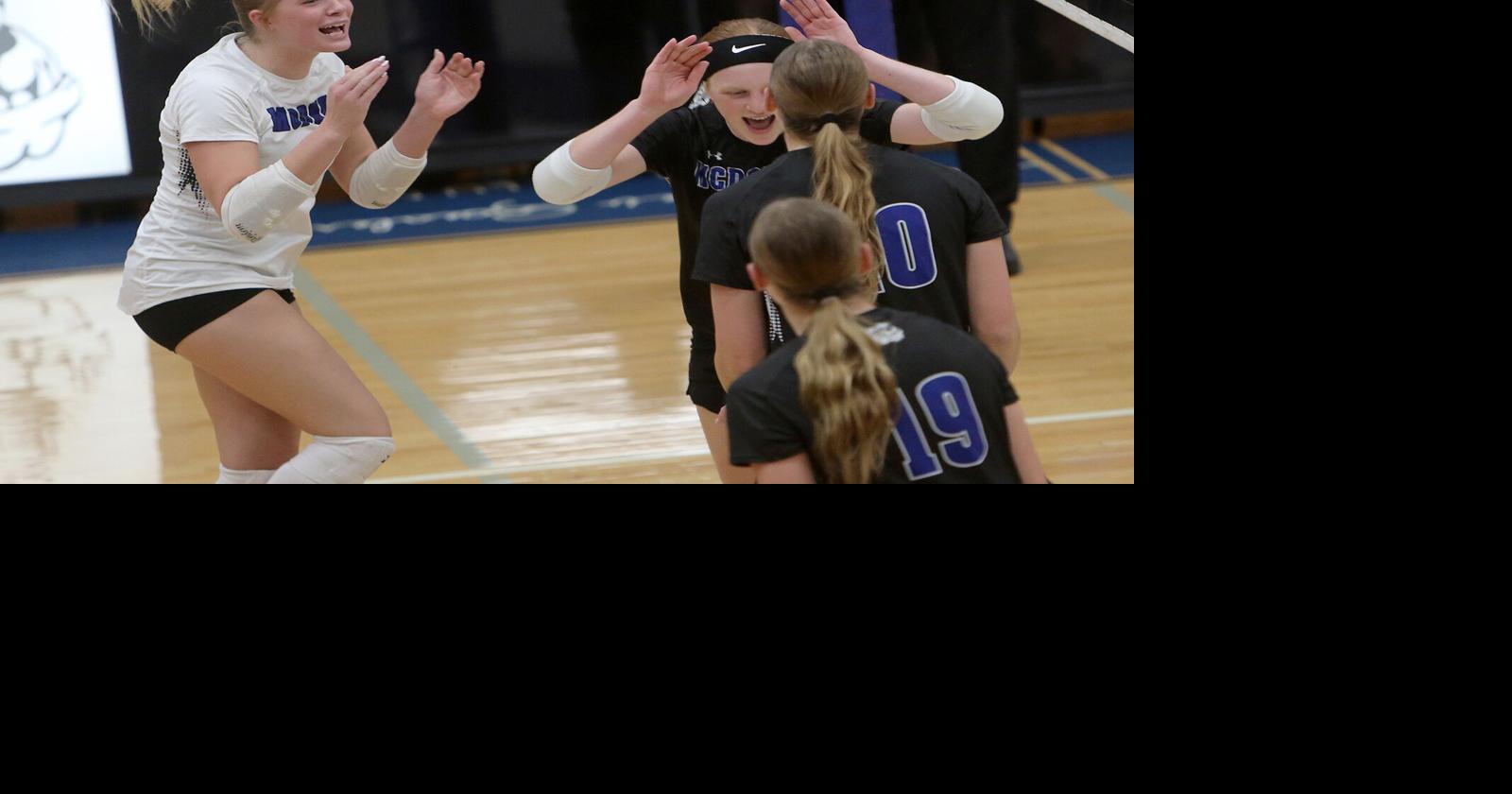 IN PHOTOS: McDonell volleyball opens Division 4 playoffs with straight-set win 10-22-26