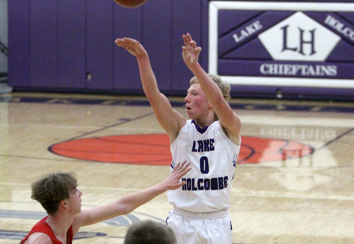 Prep Boys Basketball Balanced Scoring Sparking Lake Holcombe S