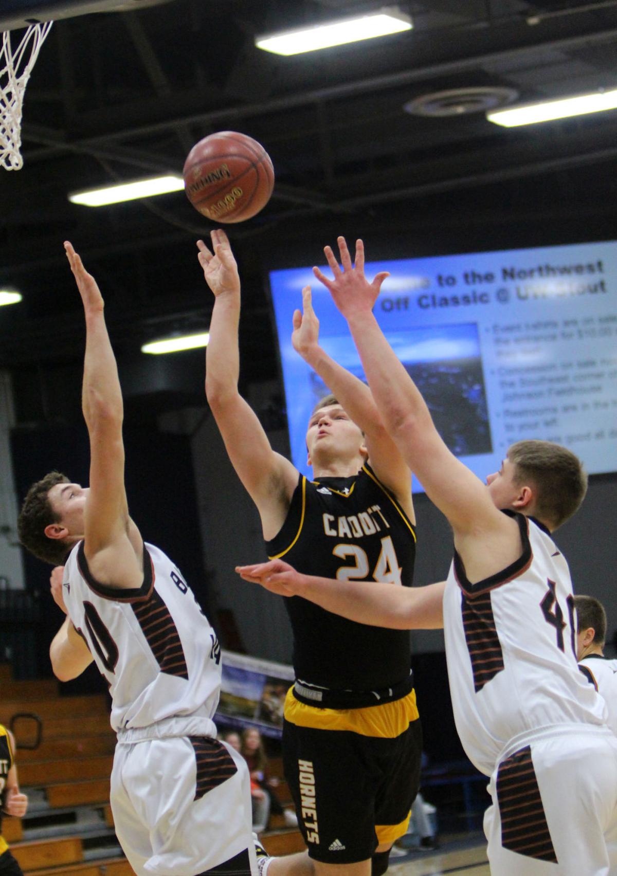Prep Boys Basketball Utilizing Post Game Pushes Cadott S Poehls To Be All Around Scorer High School Chippewa Com