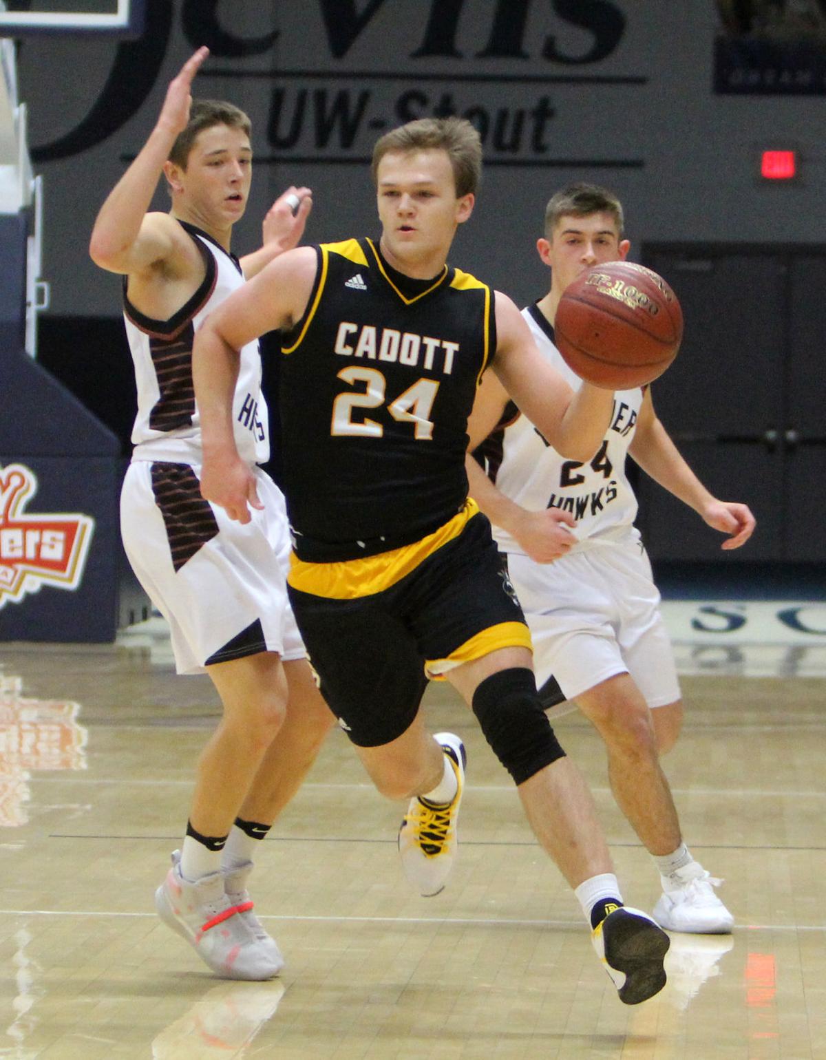 Prep Boys Basketball Utilizing Post Game Pushes Cadott S Poehls