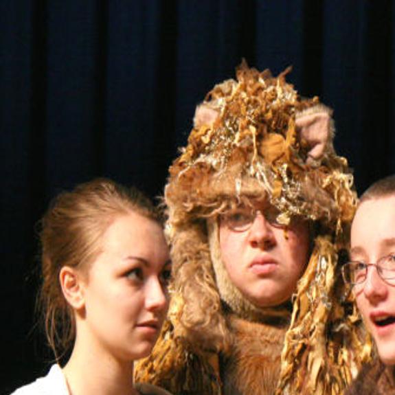 Chi Hi Students Open Doors To Narnia In Lion Witch Wardrobe