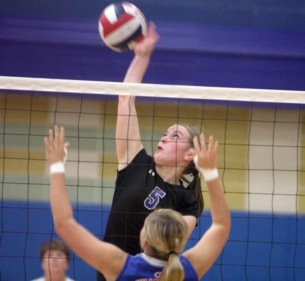 McDonell volleyball ready to improve in 2013