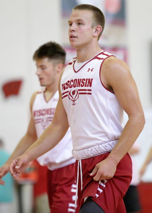 Badgers Men S Basketball Brad Davison Scores 23 As Wisconsin