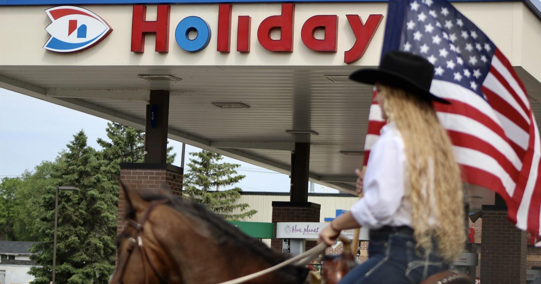 Chippewa Falls Holiday store to close - Vimarsana News