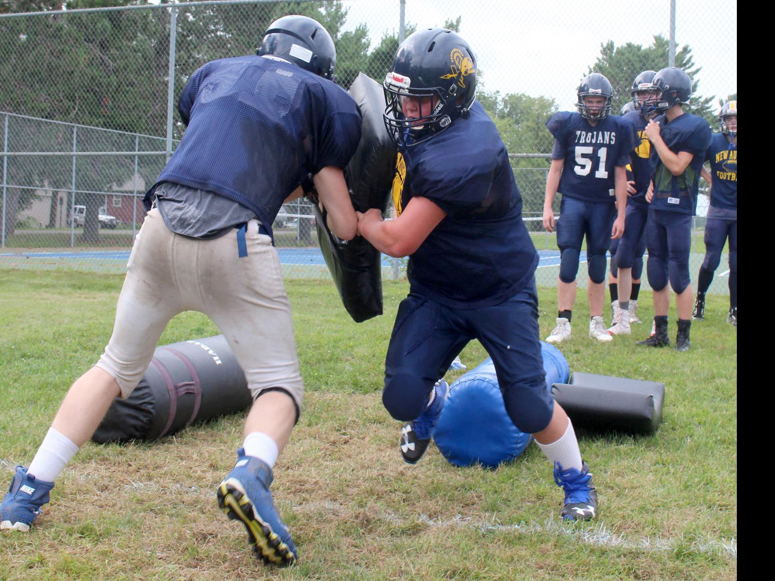 Prep Football Preview New Auburn Aims For Strong Final Season In Lakeland Conference High School Chippewa Com