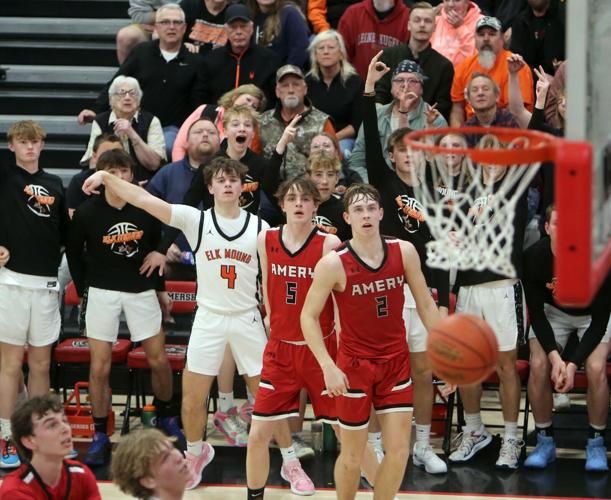 Division 3 sectional finals: Elk Mound boys basketball vs Amery 3-15-25