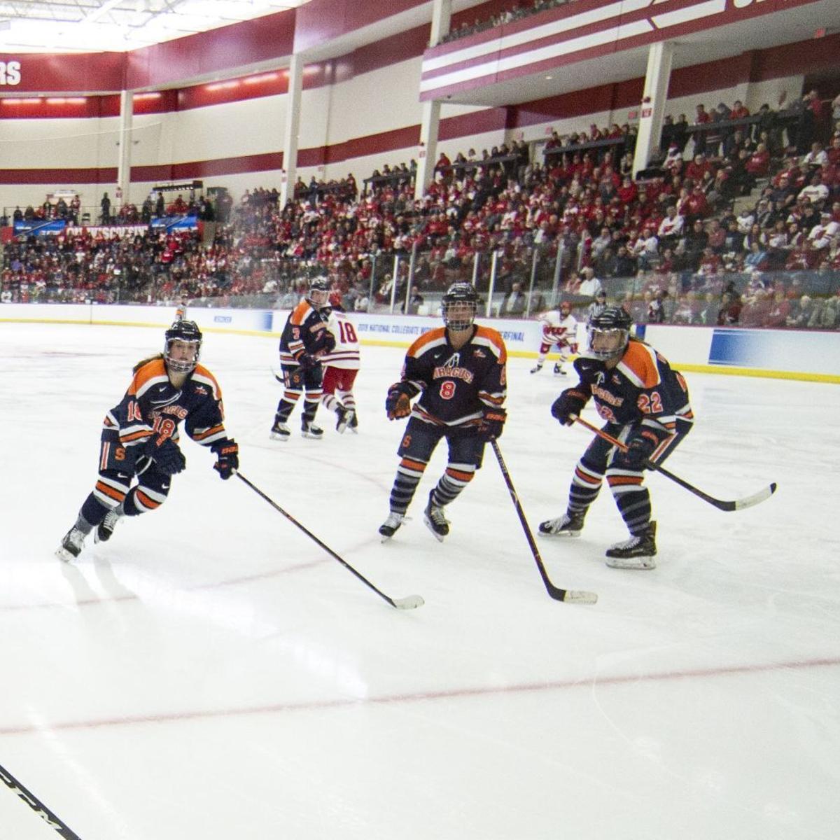 Badgers Men S Hockey Team Will Play Home Games At Labahn Arena In 2020 21 Season College Hockey Chippewa Com