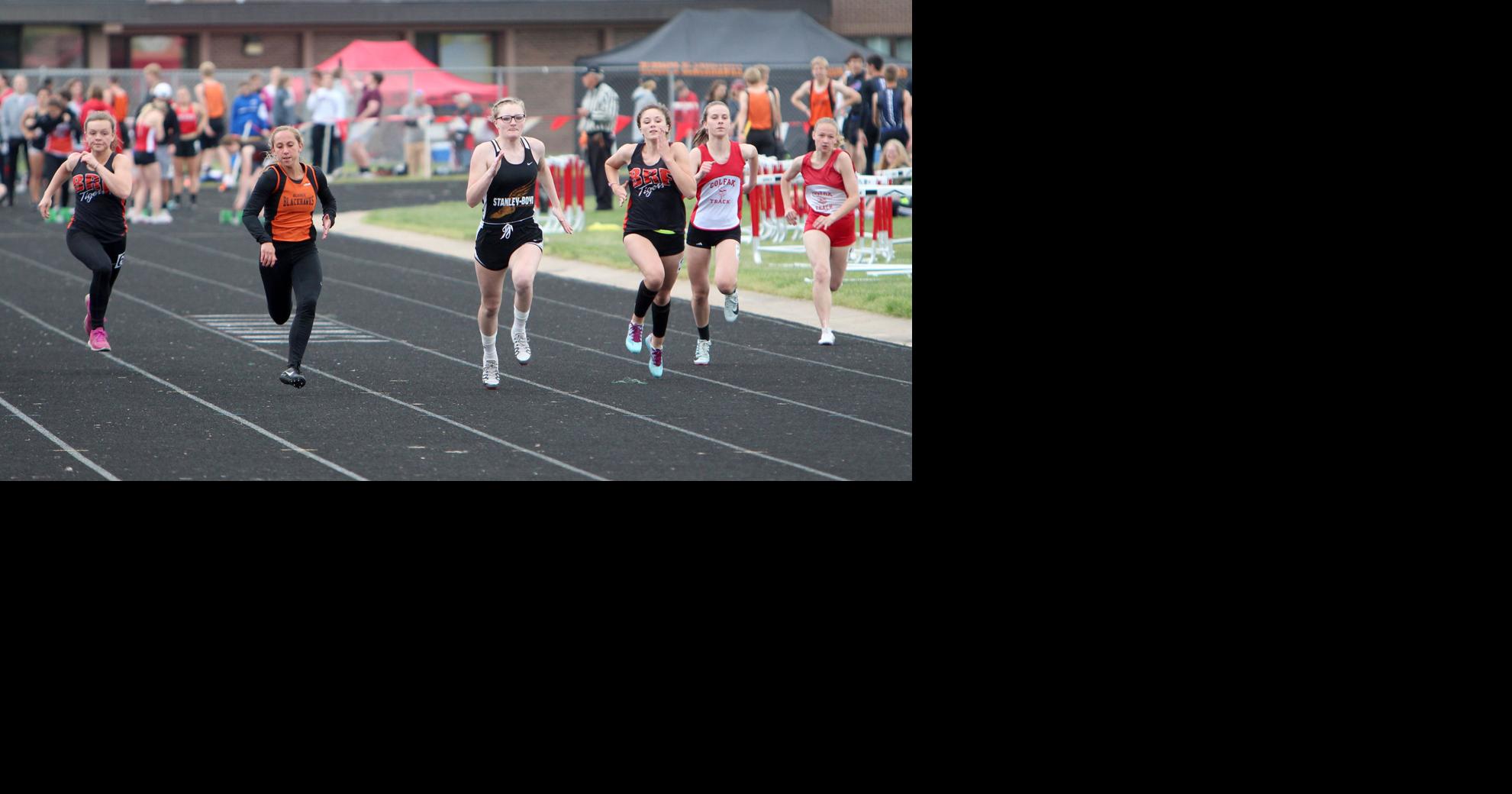 Photos Division 2 Track and Field Regionals at Colfax 52118