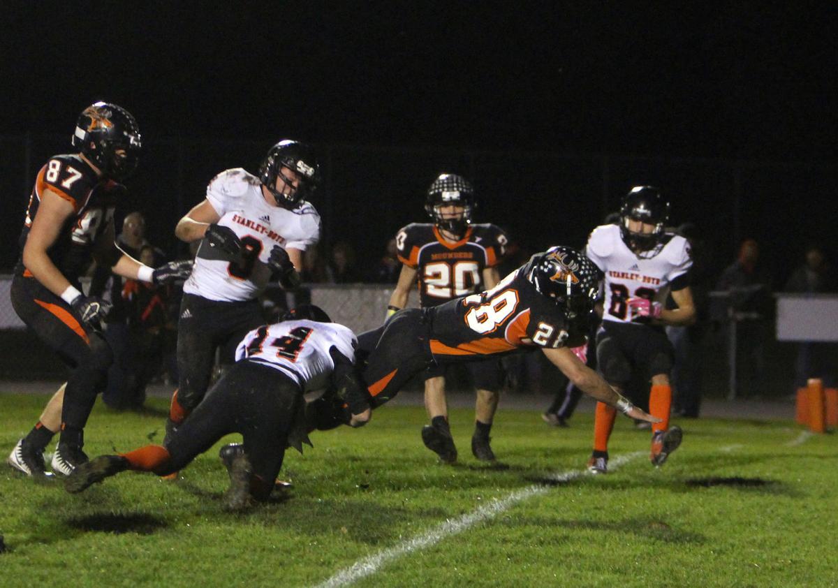 Prep Football Playoffs Redwine scores five touchdowns as Elk Mound moves past StanleyBoyd