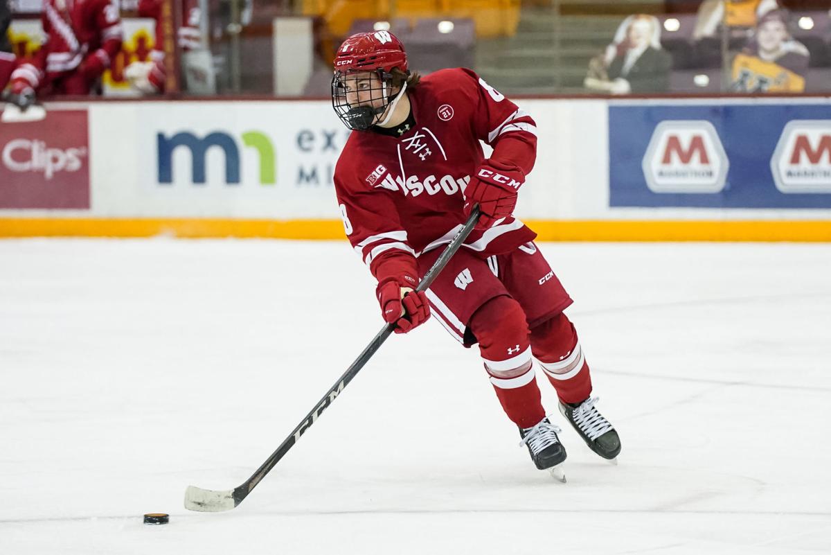 Badgers men's hockey team enters top 10 after sweeping Minnesota