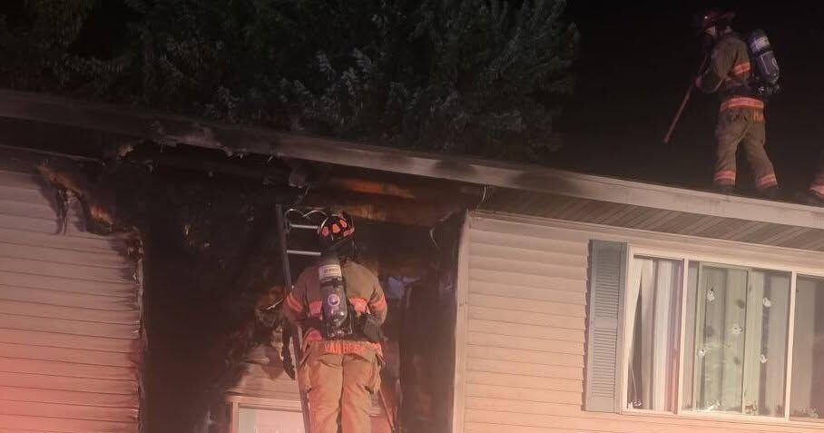 8 people displaced after Goodview apartment building fire