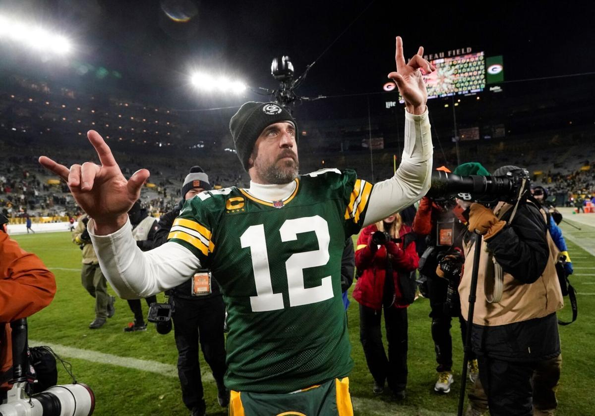 Aaron Rodgers: Development of rookie wideouts will be part of decision  whether to return next season