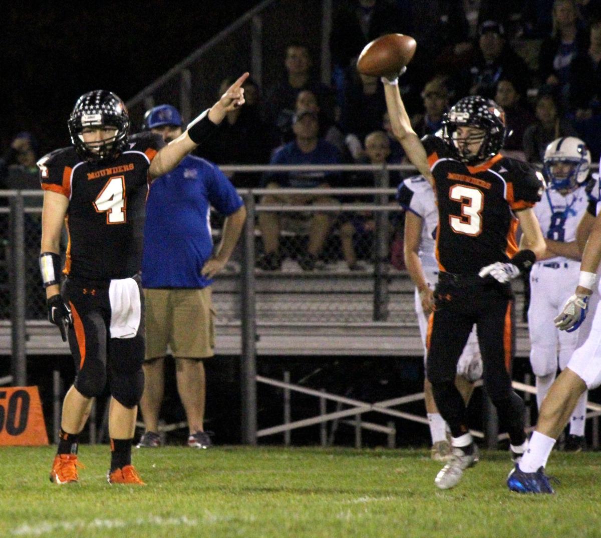 Elk Mound football finds a way against Mondovi Football