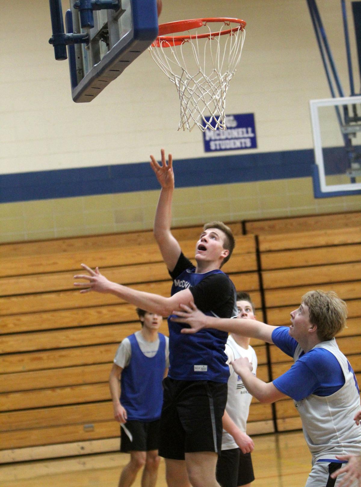 Prep Boys Basketball Familiar Face Schilling Begins New Era As